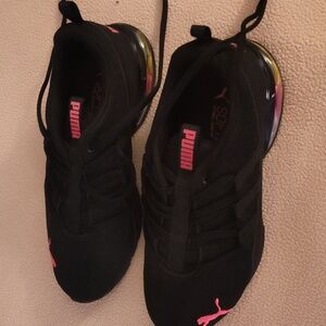 Puma shoes size 7 half